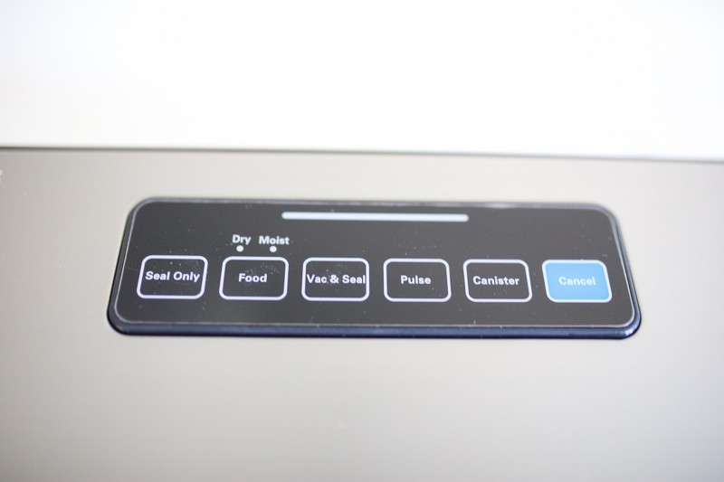 Closeup of buttons on INKBIRDPLUS Vacuum Sealer.